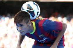 开云体育app-赛道与绿茵的交错，当F1争冠焦点遇上巴拉圭险胜塞维利亚