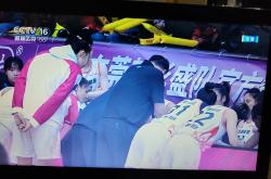 开云体育入口-关于比赛中惊现逆转，引发球迷热议的信息