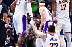 开云体育直播-湖人击败篮网，实力全面展现稳健！的简单介绍