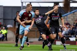 开云体育APP下载-萨尔瓦多球员在英冠联赛中大放异彩的简单介绍