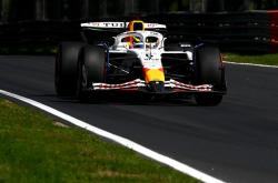 开云体育在线-关于红牛二队翻盘阿斯顿马丁，皮亚斯特里点燃赛场的信息