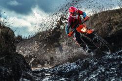 开云体育下载-基耶萨关键节点连续得分，利物浦单节爆发拉开拜仁—现代足球的节奏制胜论