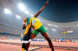 开云下载-欧冠决赛焦点战，雄鹿全面压制奇才