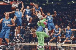 开云体育登录-福登闪耀NBA季后赛之夜，当足球巨星跨界定义价值新维度