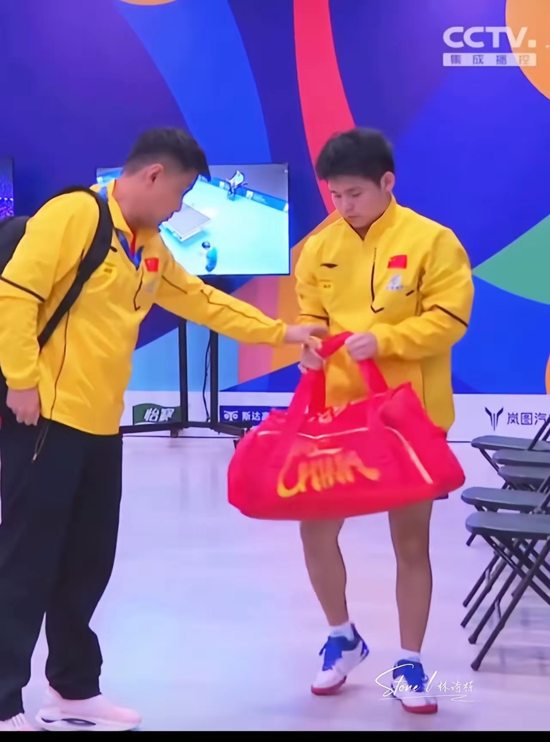 包含比利时乒乓球队力克日本乒乓球队，王皓送出助攻的词条