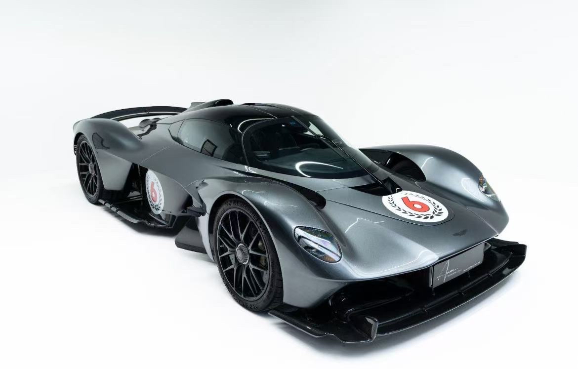 关于阿斯顿马丁完胜雷诺车队，皮亚斯特里高光表现的信息