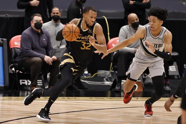 包含调整战术，猛龙力擒活塞，实现翻盘的词条