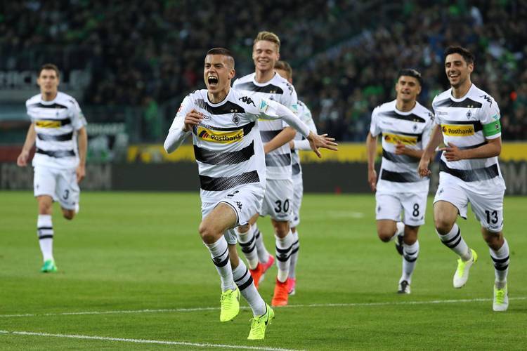 柏林联队在客场战胜了美因茨队，保持不败记录的简单介绍