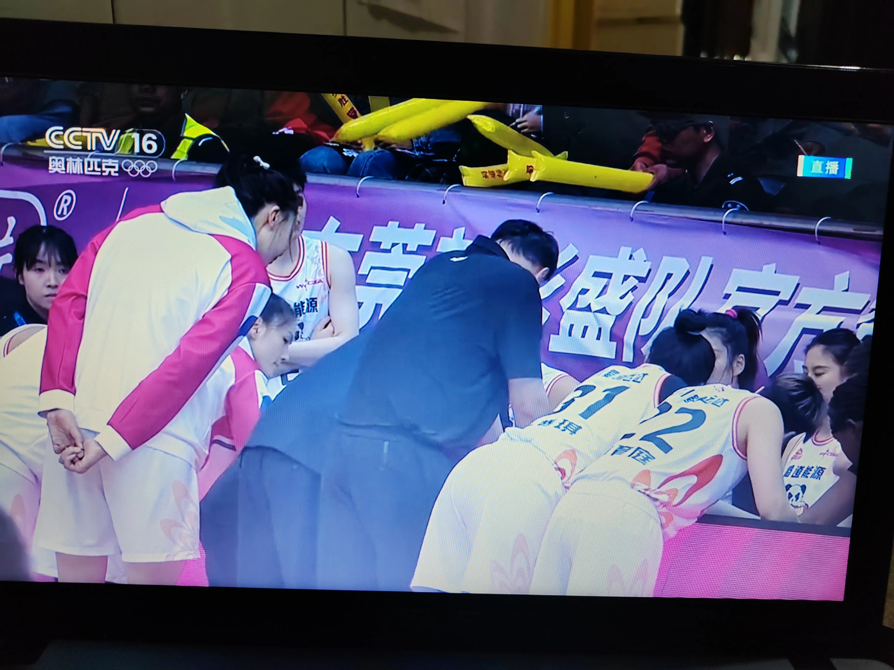 关于比赛中惊现逆转，引发球迷热议的信息