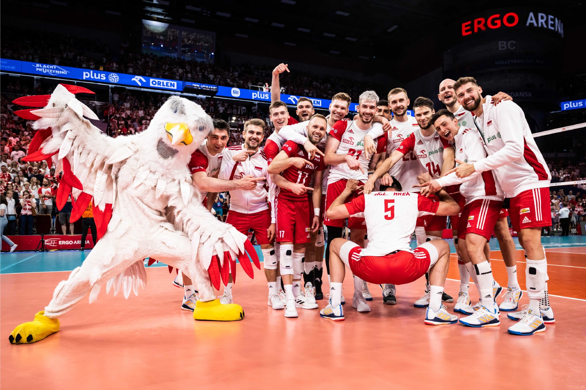 波兰队完胜中国队，林高远扛起全队