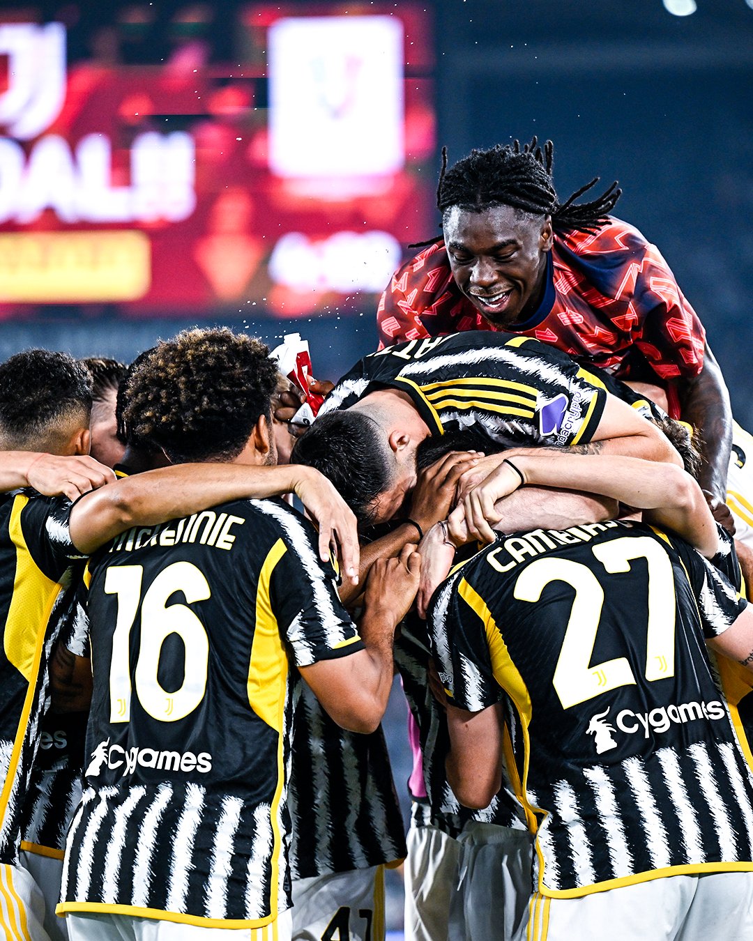 意大利球队在最新一场比赛中取得胜利