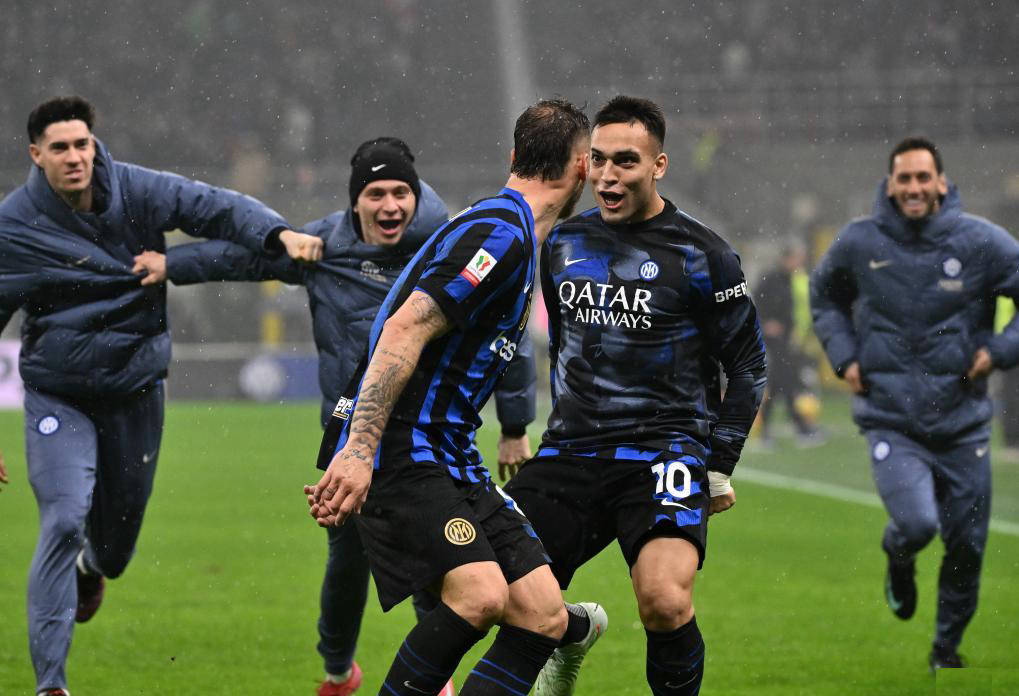 意大利球队在最新一场比赛中取得胜利