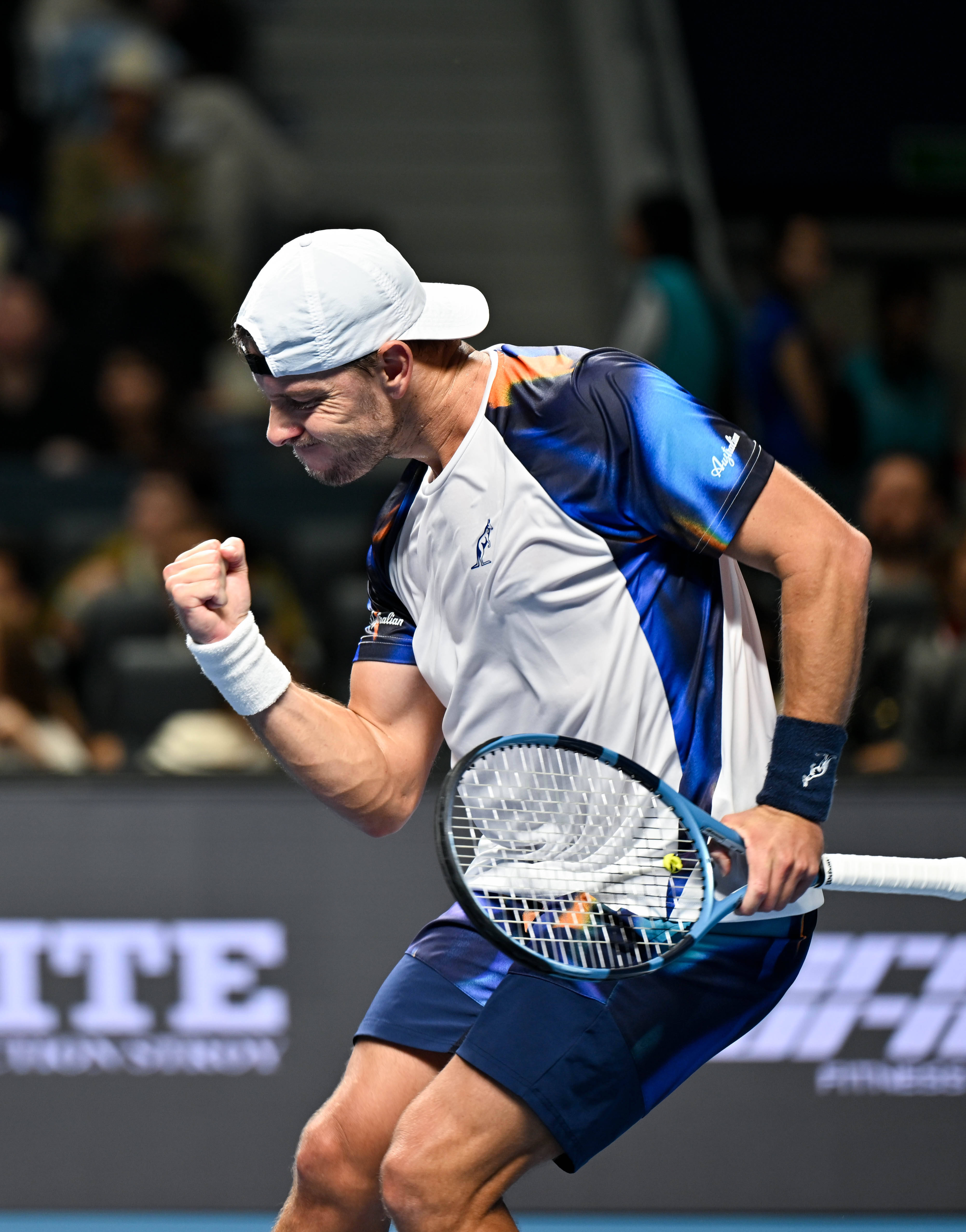 包含西班牙网球队翻盘日本网球队，梅德韦杰夫送出助攻的词条