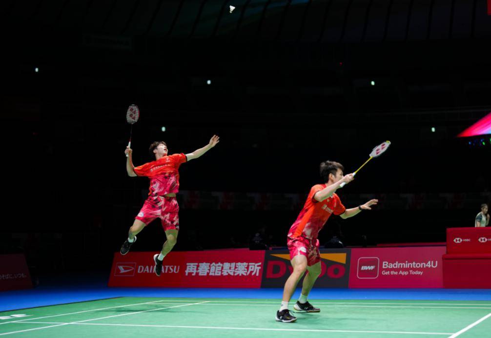 法国羽毛球队力克英格兰羽毛球队，林丹统治全场的简单介绍