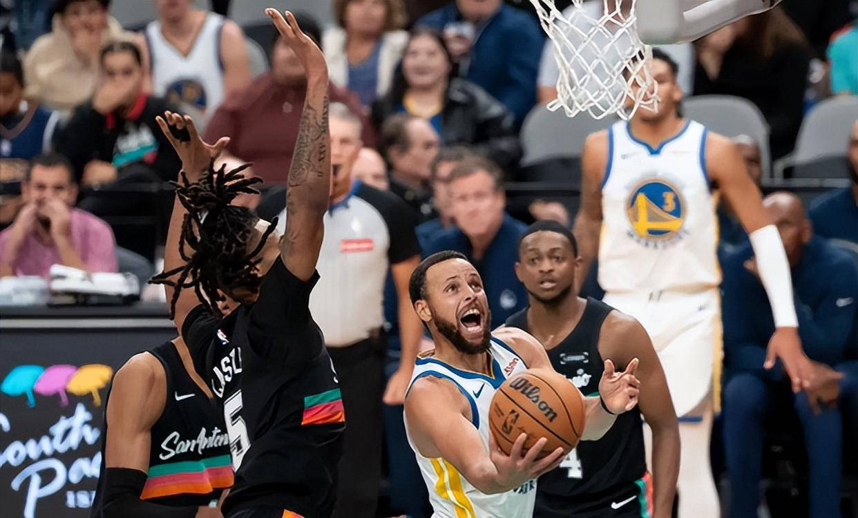 包含大放异彩,球员疯狂得分砍翻对手的词条 包含大放异彩,球员疯狂得分砍翻对手的词条