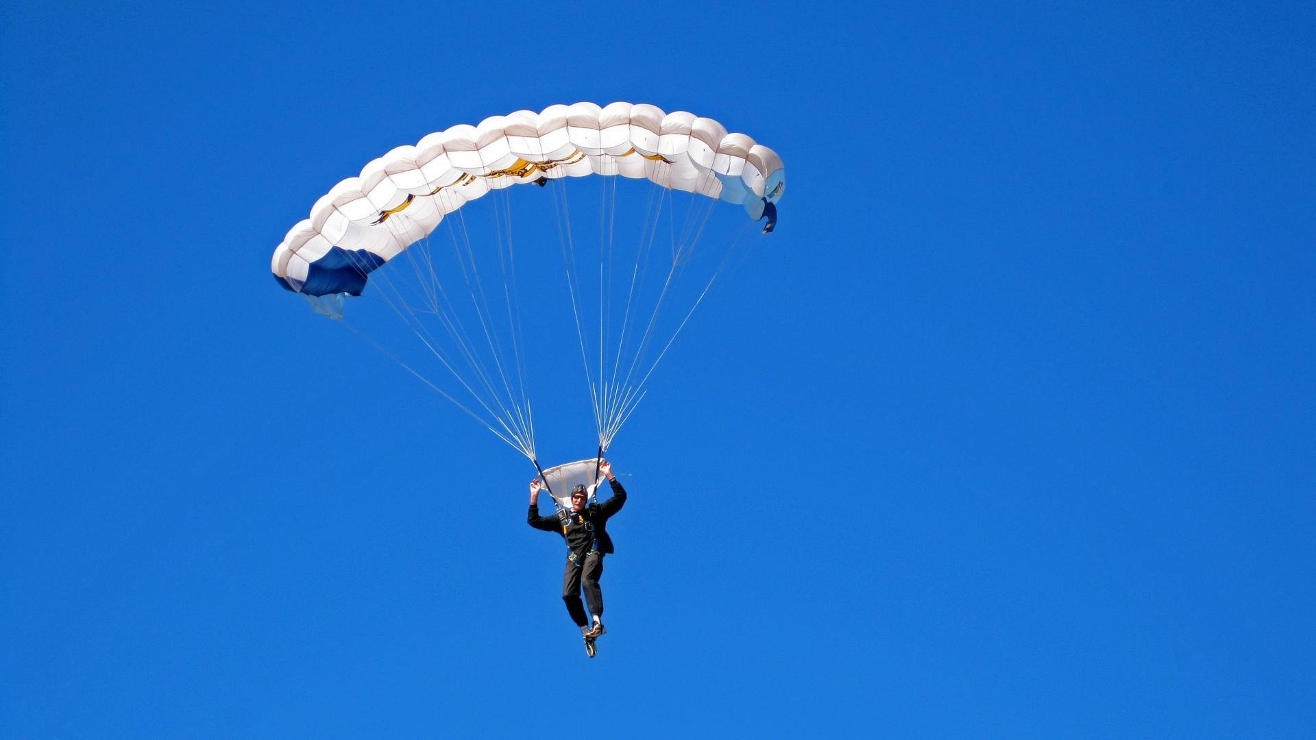 布克状态火热，深圳队关键战突围广东队，改写华南虎时代？